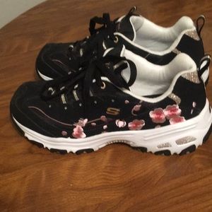 Skechers Air cooled memory foam
